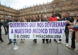 Vecinos de El Cerro y Peñacaballera en la manifestación