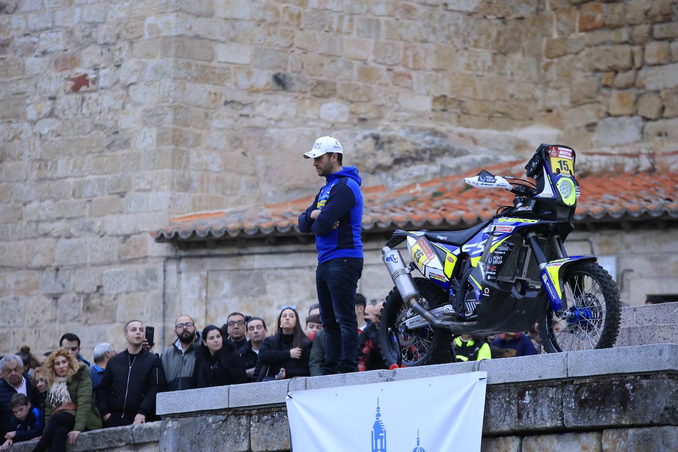 Súper Enduro nocturno en pleno centro de Salamanca