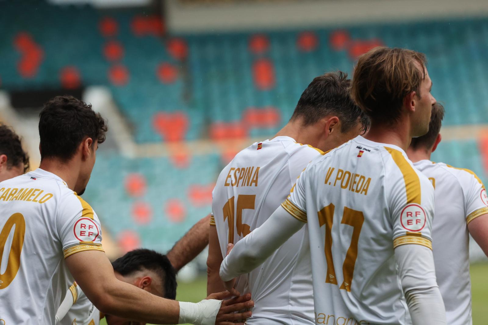 Un Salamanca CF UDS lanzado no se basta y mira ya al playoff de ascenso
