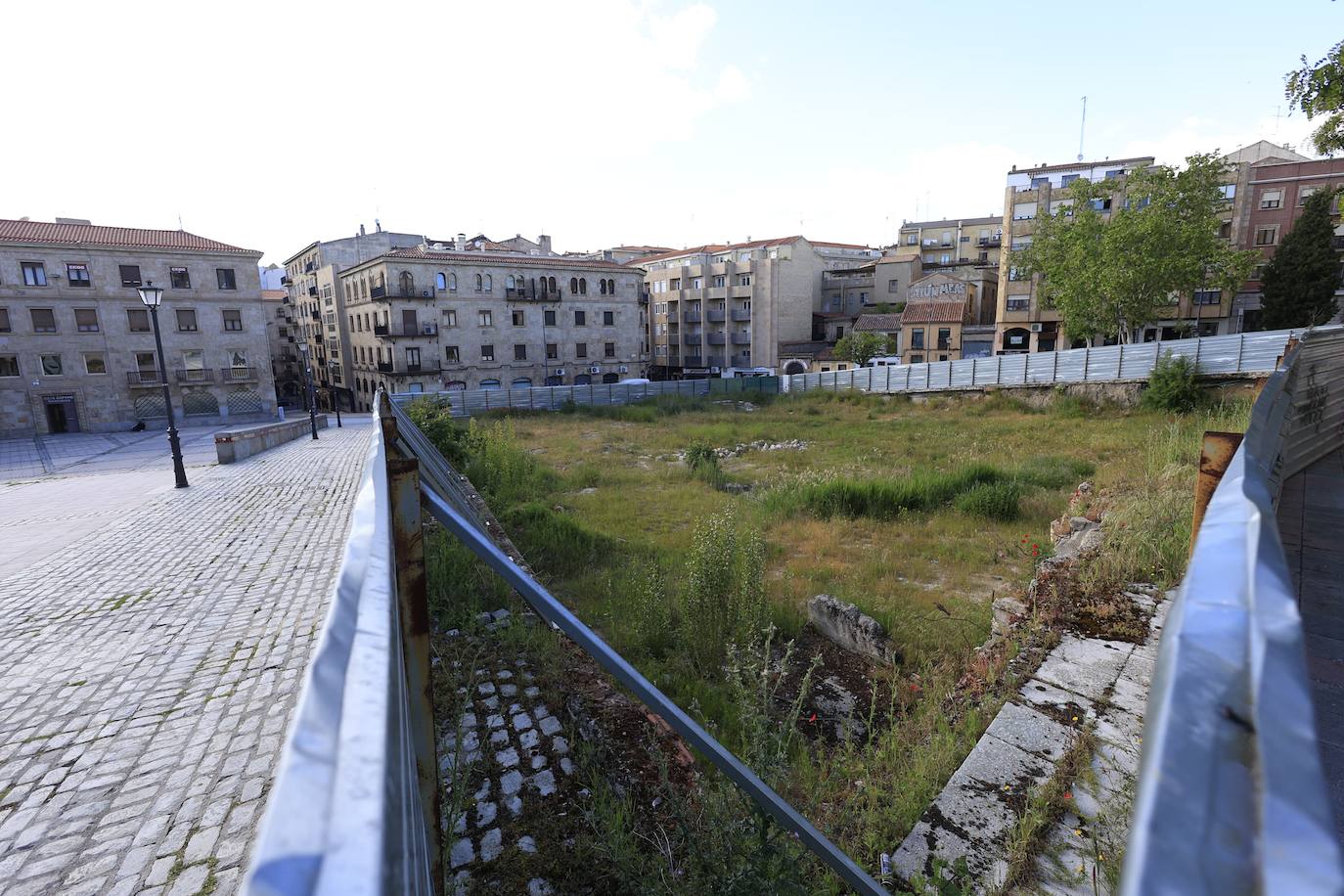 Dudas de los vecinos del Bretón sobre la propuesta de solución a los problemas de ruido