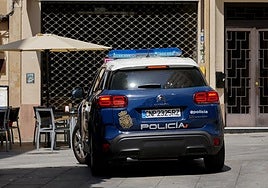 Foto de archivo de un coche de la Policía Nacional