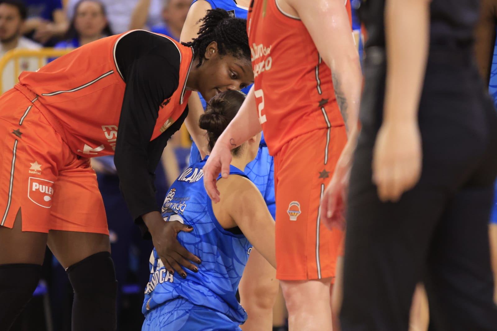 El emocionante partido entre Avenida y Valencia Basket, en imágenes