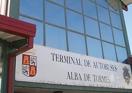 Terminal de autobuses de Alba de Tormes.