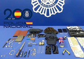 Útiles y otros objetos incautados por los agentes