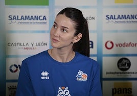 Presentación de Olçay Çakir como jugadora de CB Avenida