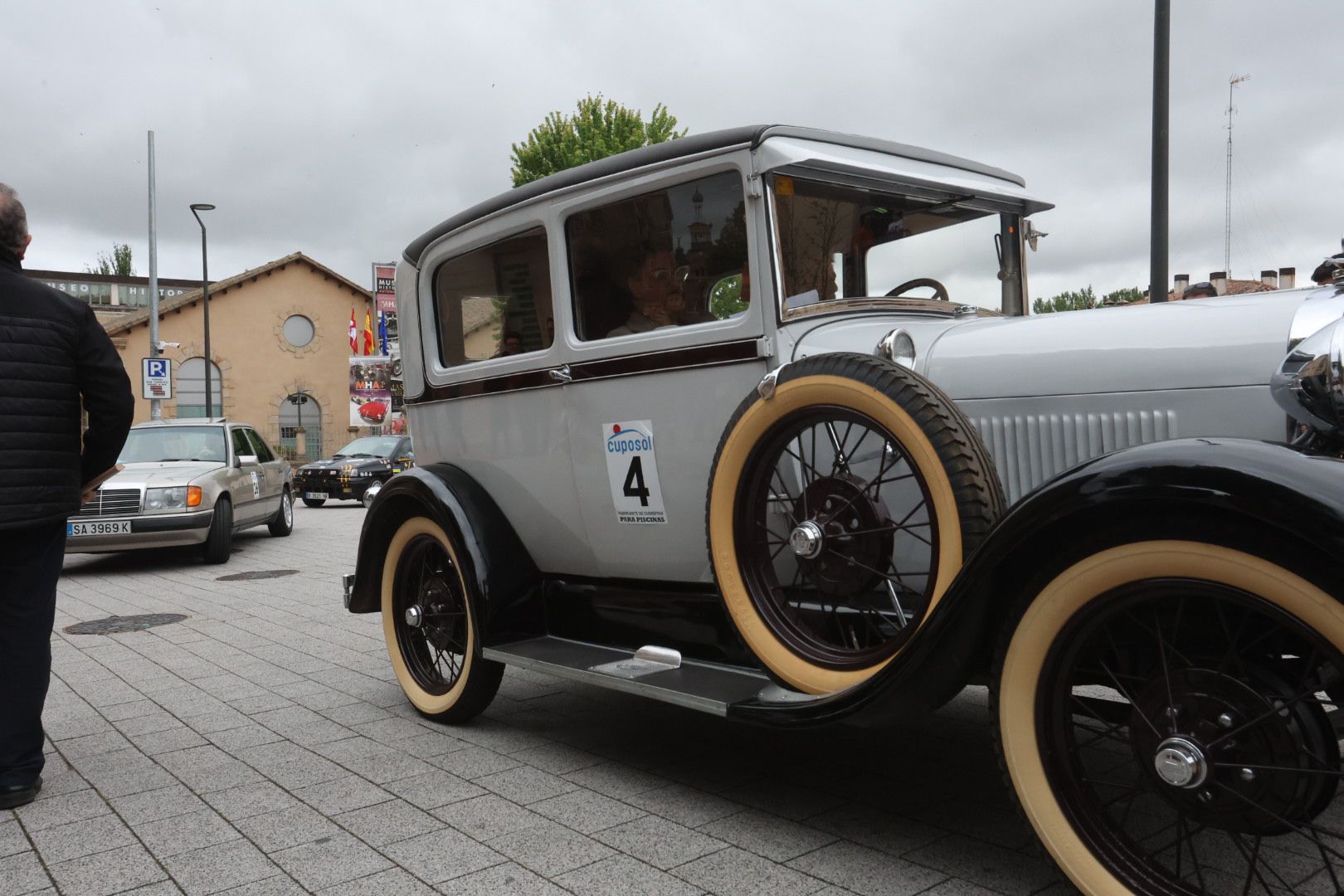 Salamanca acoge un rally urbano de regularidad con vehículos clásicos