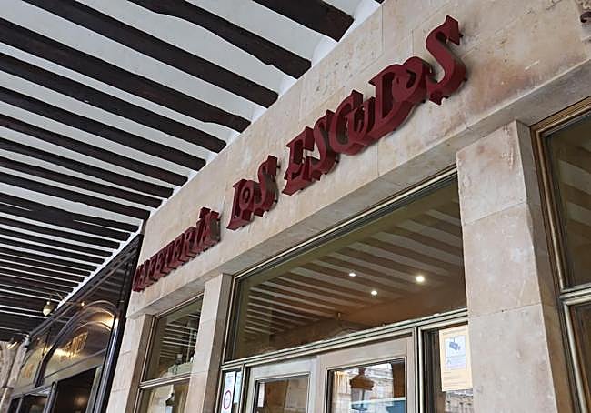 La Cafetería Los Escudos tiene un saliente de más de 10 centímetros.