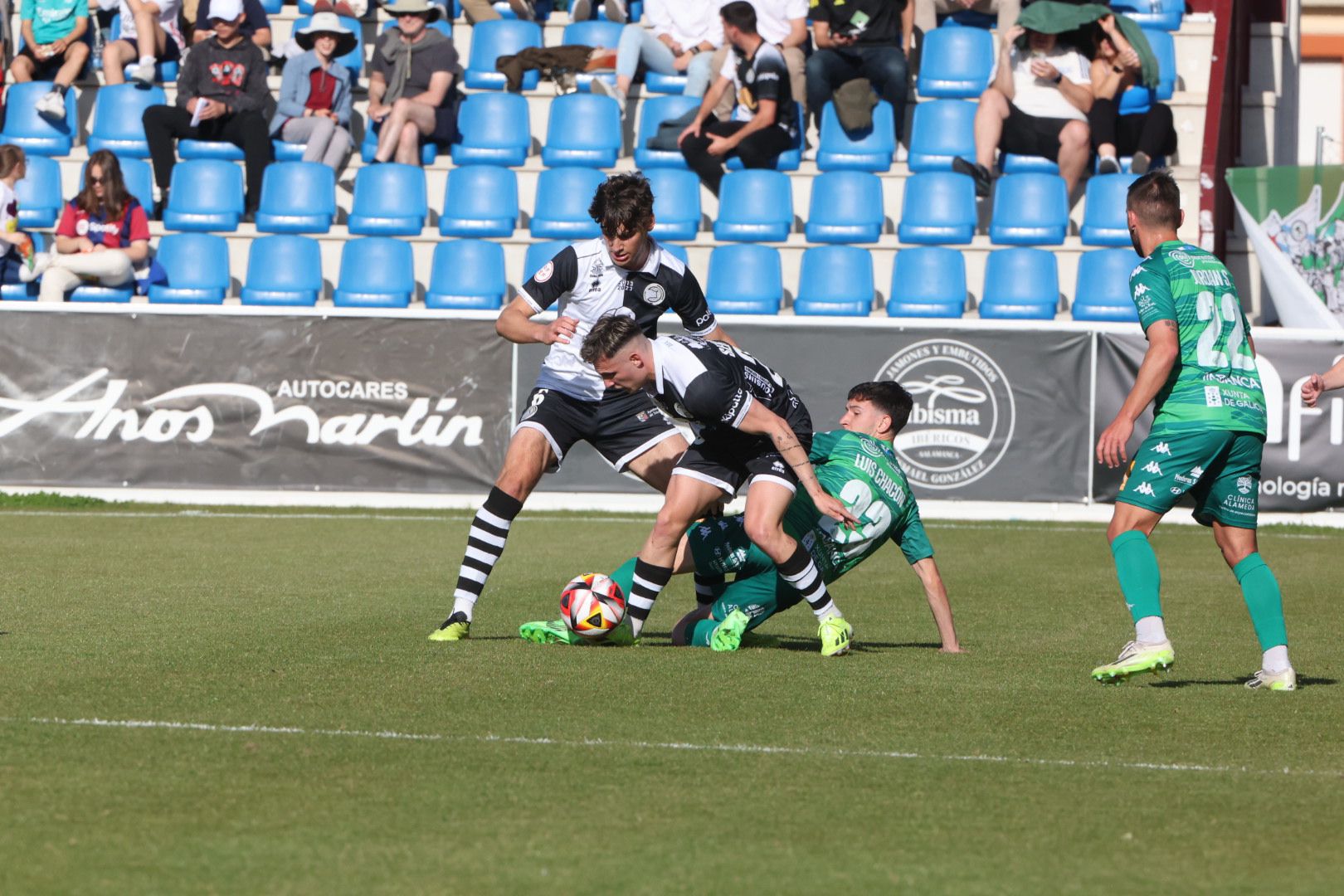 El partido entre Unionistas CF y CD Arenteiro en imágenes