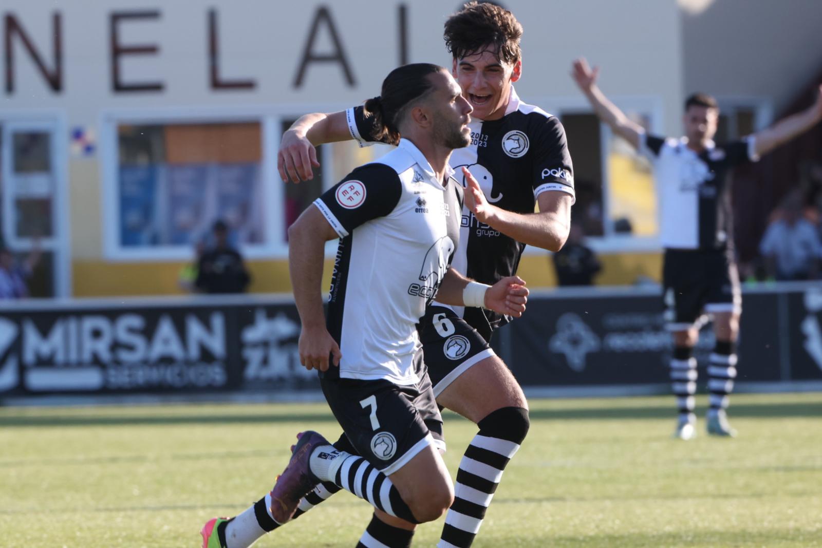 El partido entre Unionistas CF y CD Arenteiro en imágenes