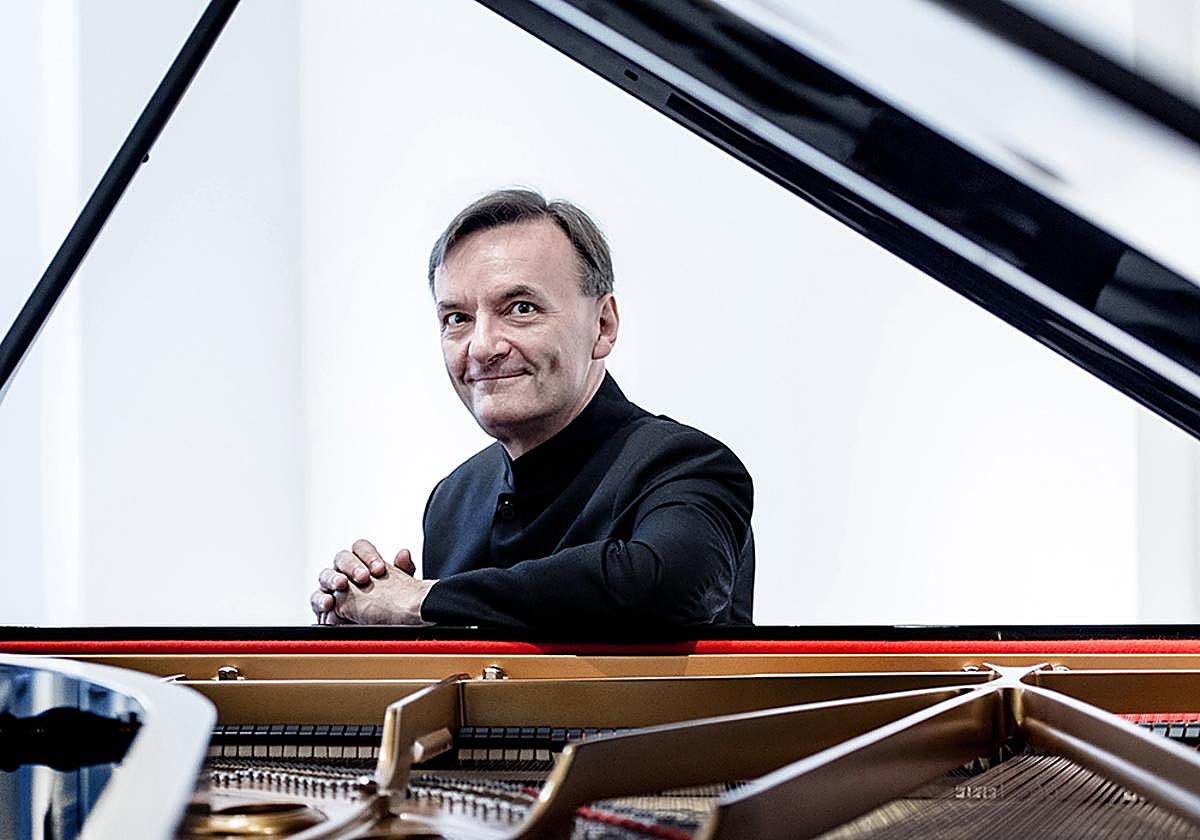 El pianista Sir Stephen Hough.