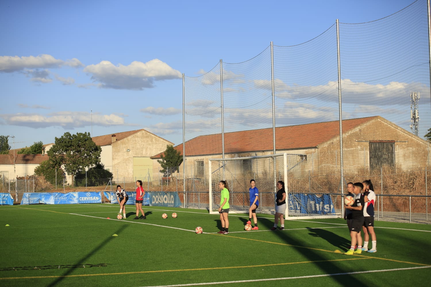 Comienzan las captaciones para el equipo femenino de Unionistas con 16 jugadoras