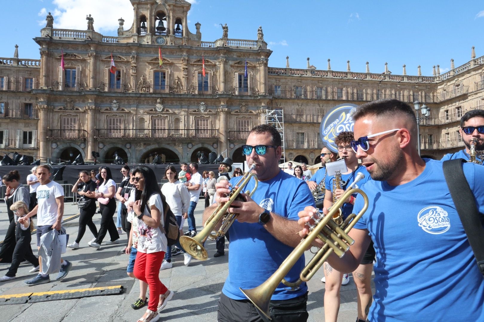El pasacalles y los cabezudos, en imágenes