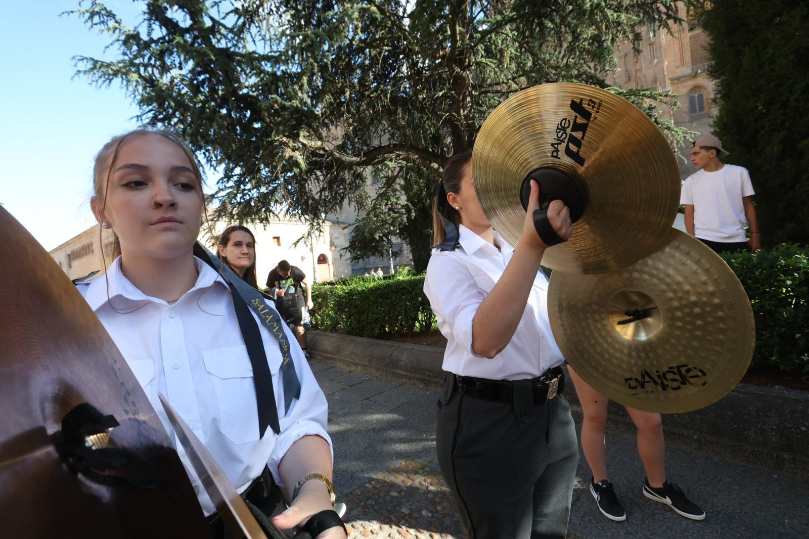 Salamanca rinde honor a su patrón con música y flores