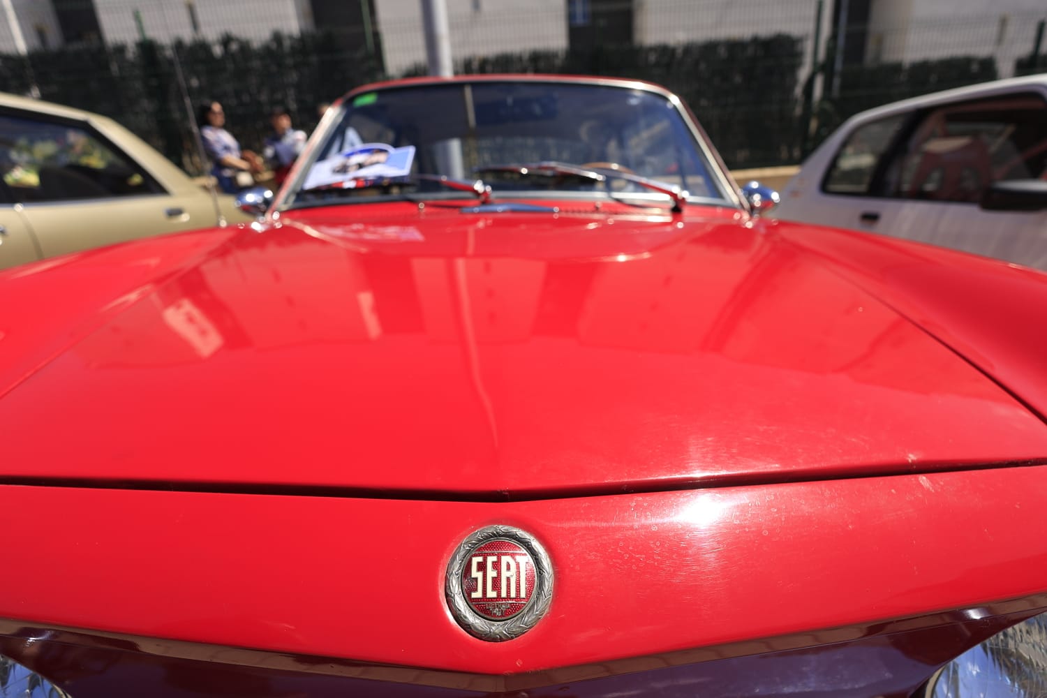 Los vehículos antiguos recorren Salamanca a favor de las Hermanitas de los Pobres