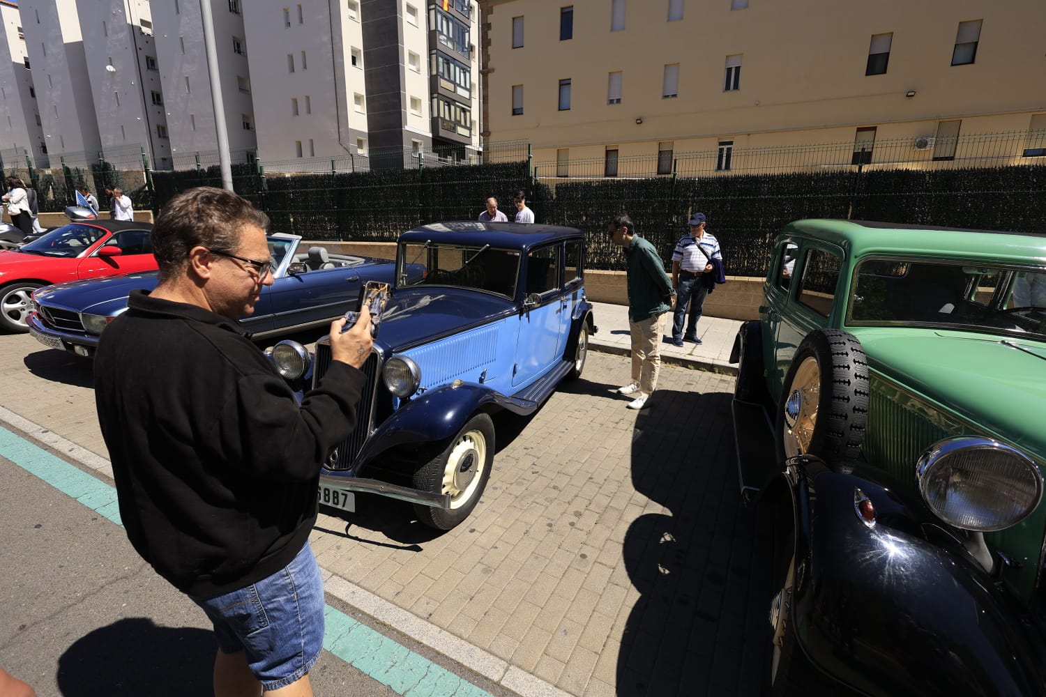 Los vehículos antiguos recorren Salamanca a favor de las Hermanitas de los Pobres