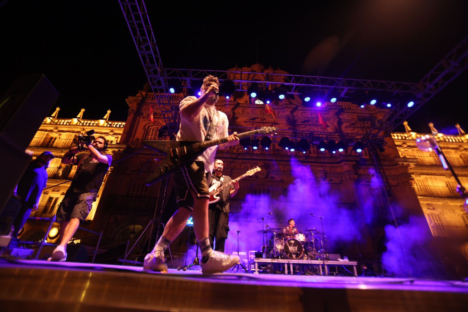 Huecco y Sara Correia triunfan en otra noche de lleno total