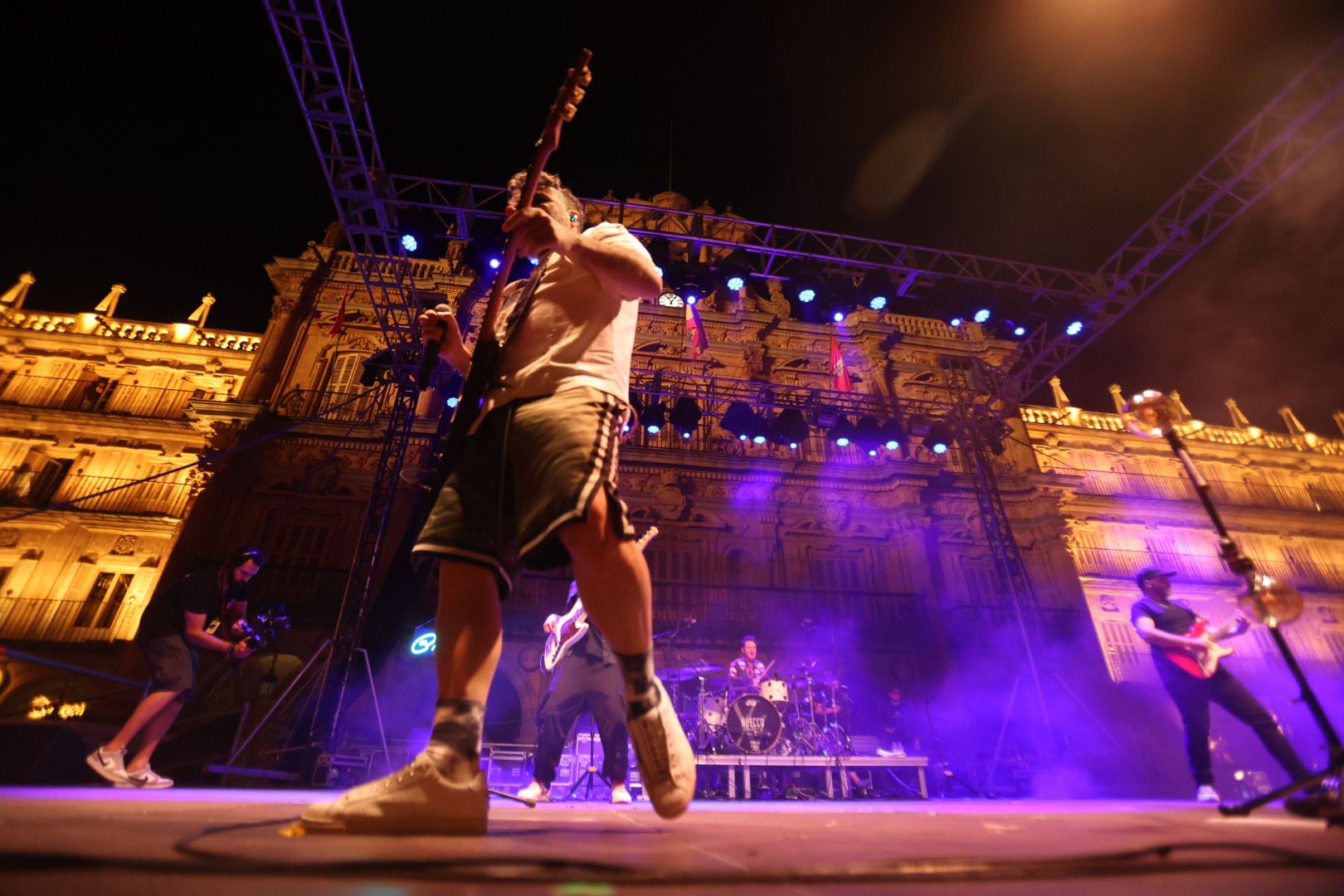 Huecco y Sara Correia triunfan en otra noche de lleno total