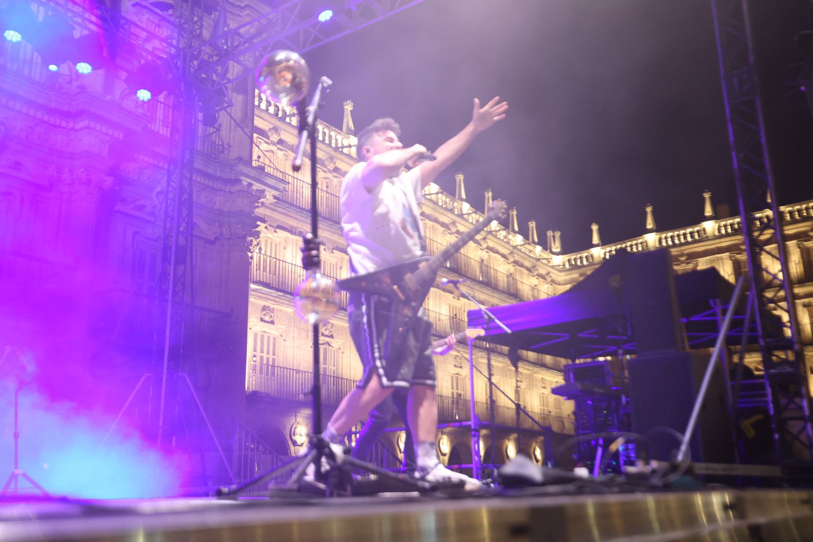 Huecco y Sara Correia triunfan en otra noche de lleno total