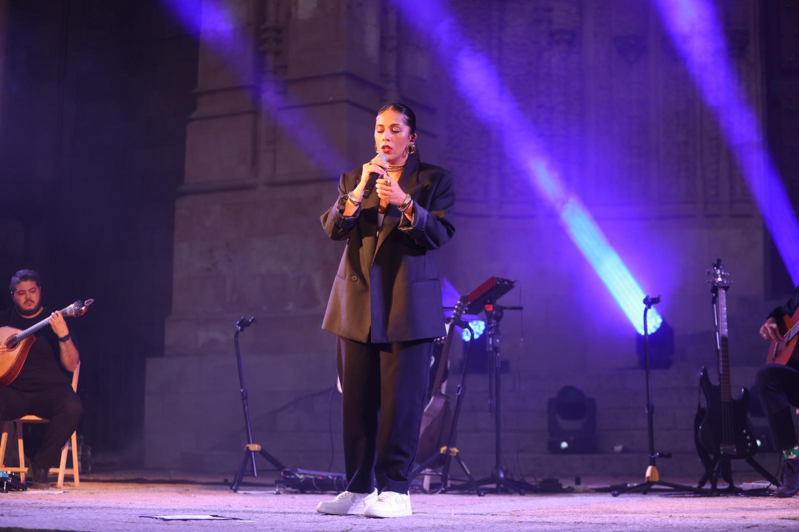 Huecco y Sara Correia triunfan en otra noche de lleno total