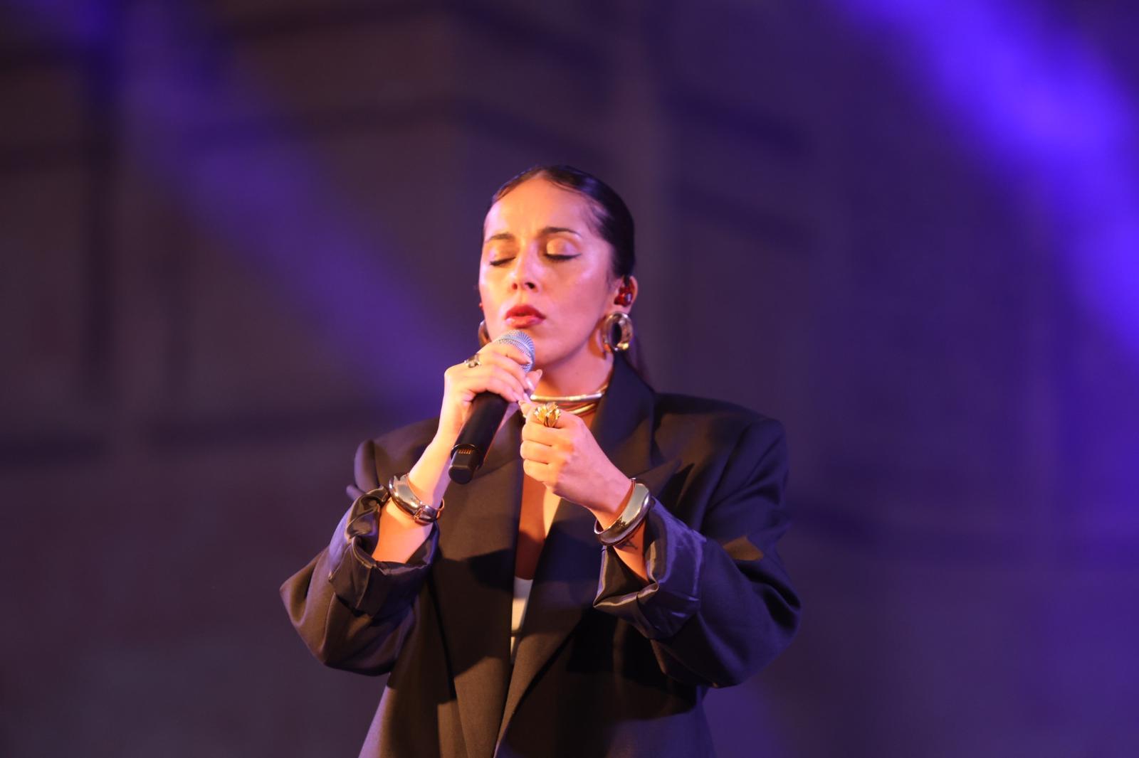 Huecco y Sara Correia triunfan en otra noche de lleno total