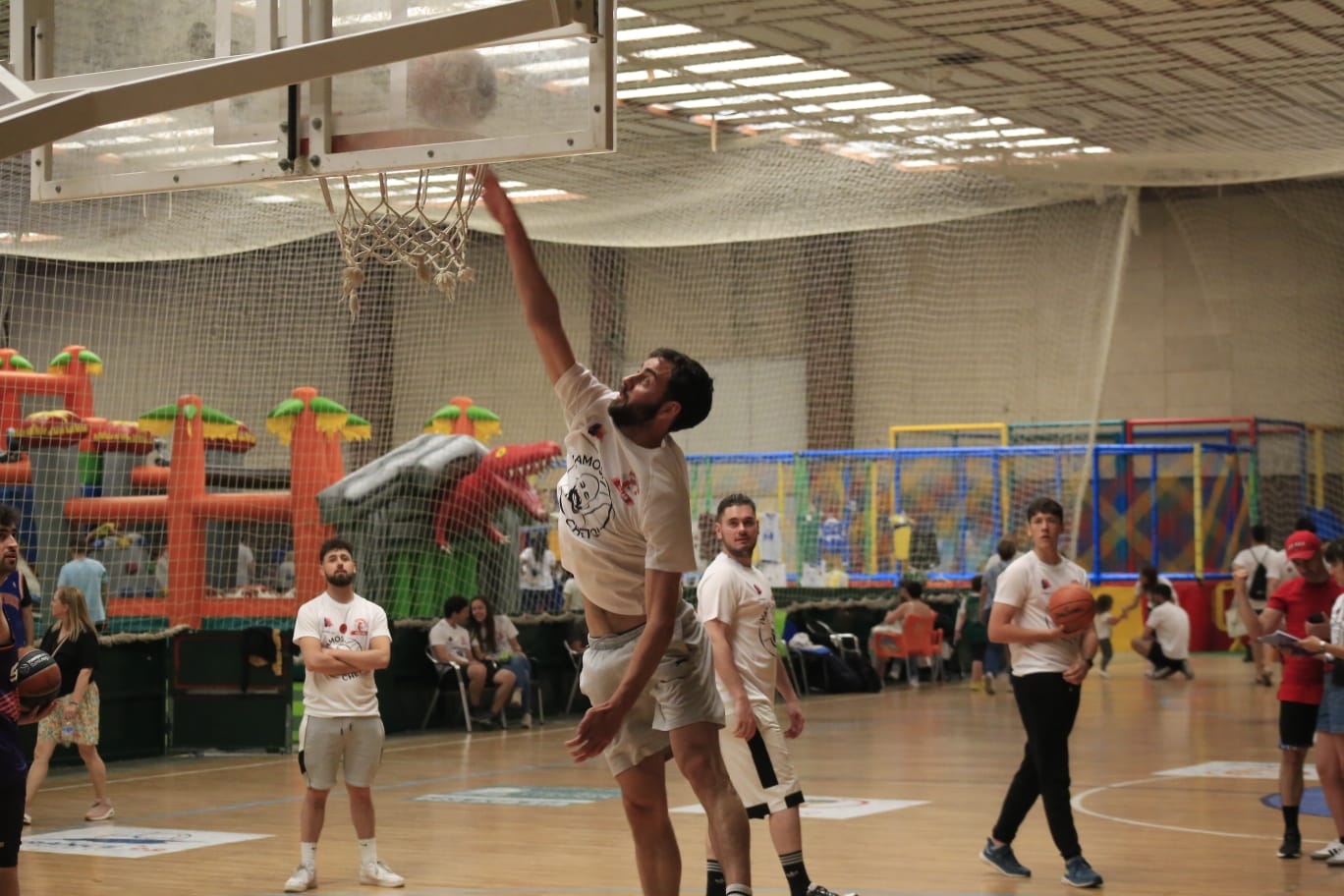 El baloncesto salmantino se une a favor de Cheto y la Asociación de Tumores Cerebrales