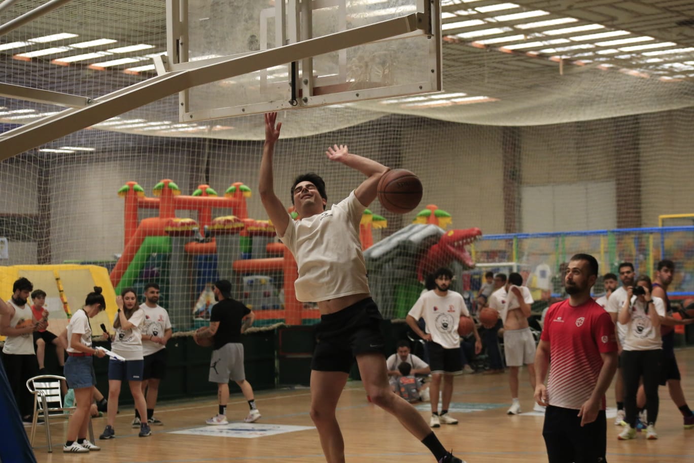 El baloncesto salmantino se une a favor de Cheto y la Asociación de Tumores Cerebrales