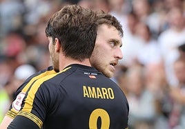 Fassani celebra el gol de este domingo junto a Antonio Amaro