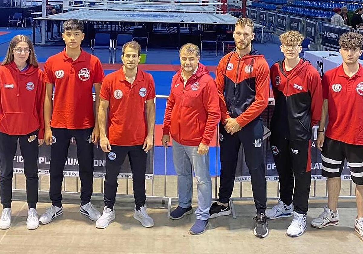 Representantes de la Escuela Elite en Hungría.