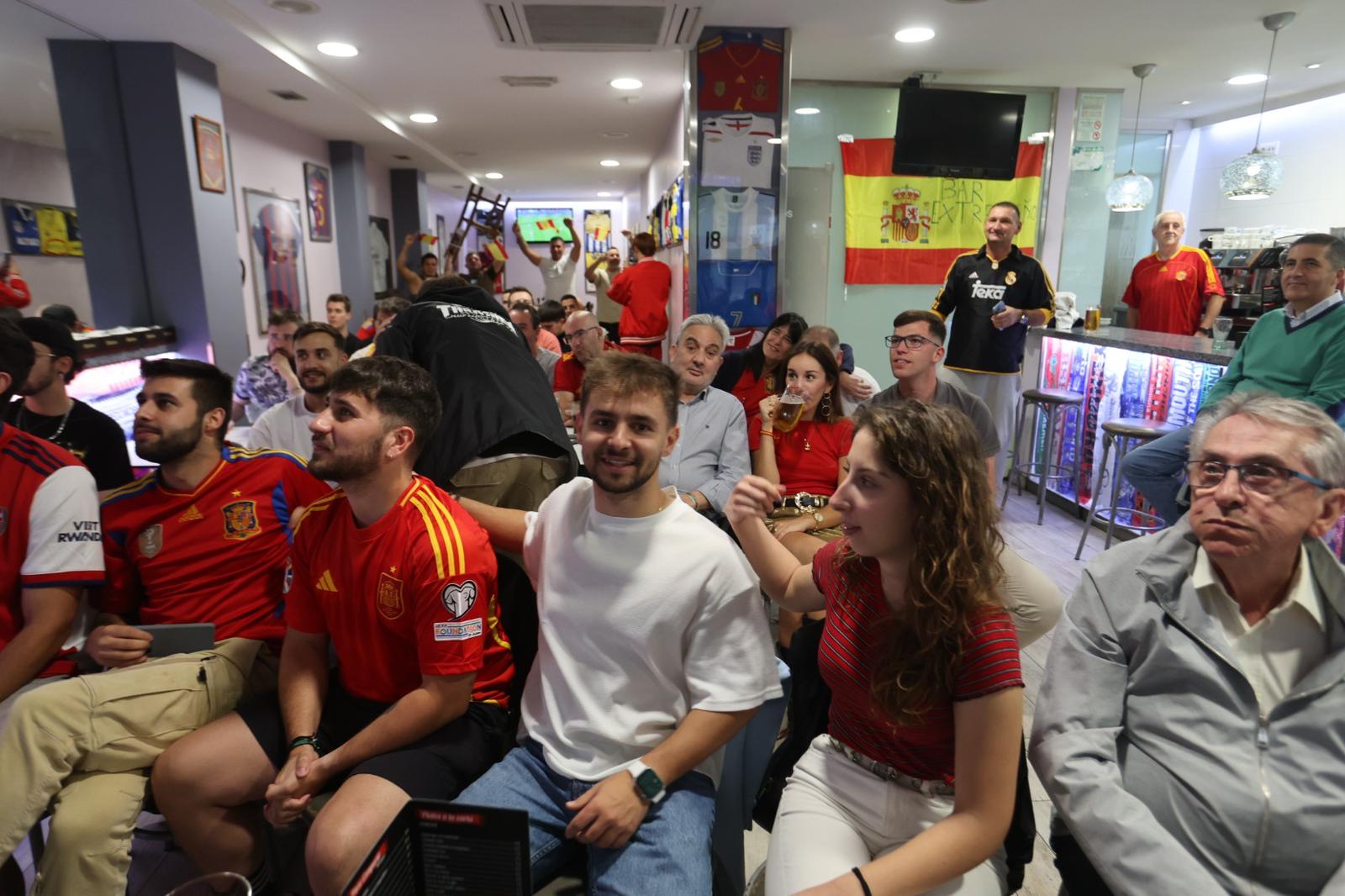 Así viven los salmantinos el España - Italia