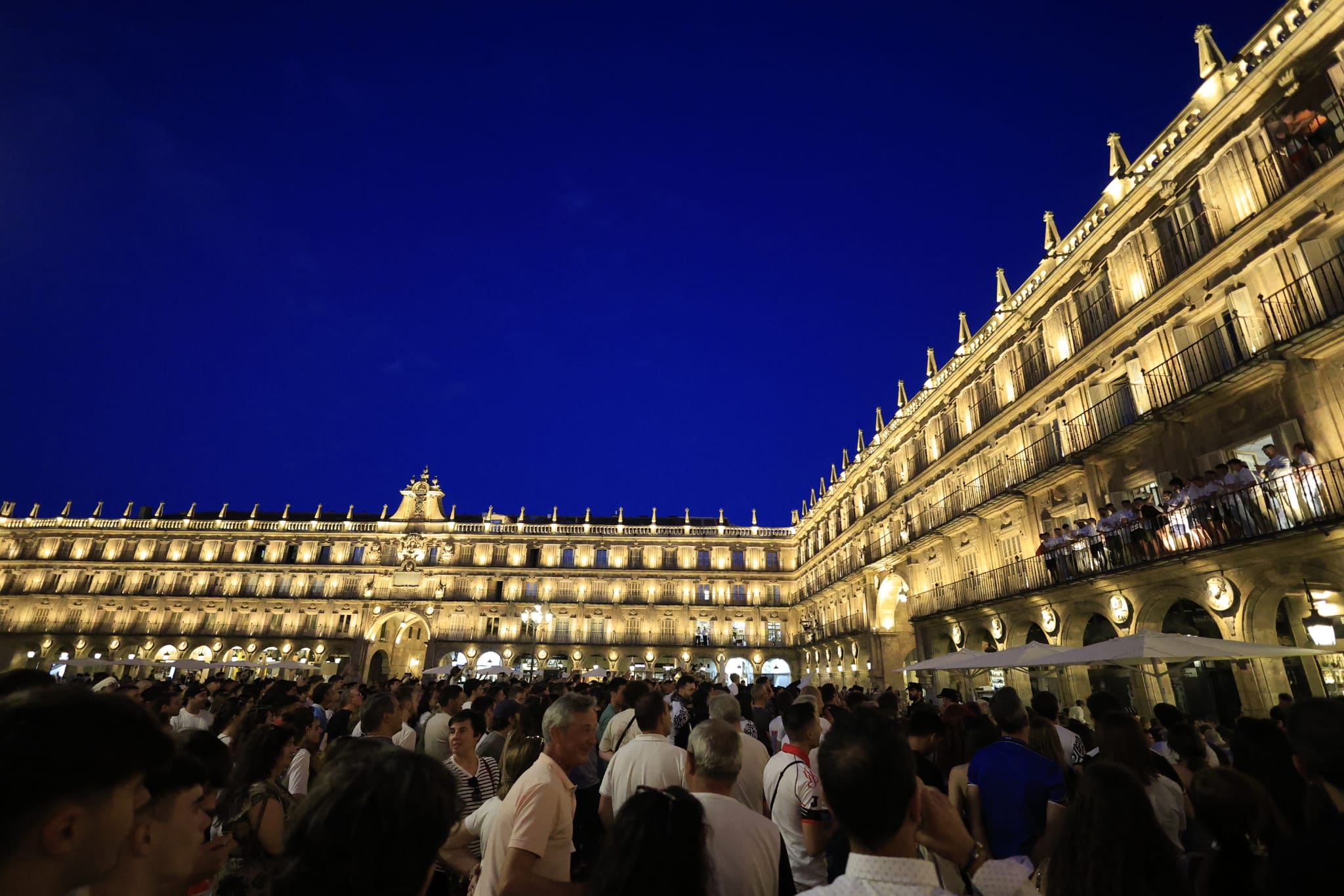 Del Helmántico a la Plaza Mayor, así se celebra el ascenso