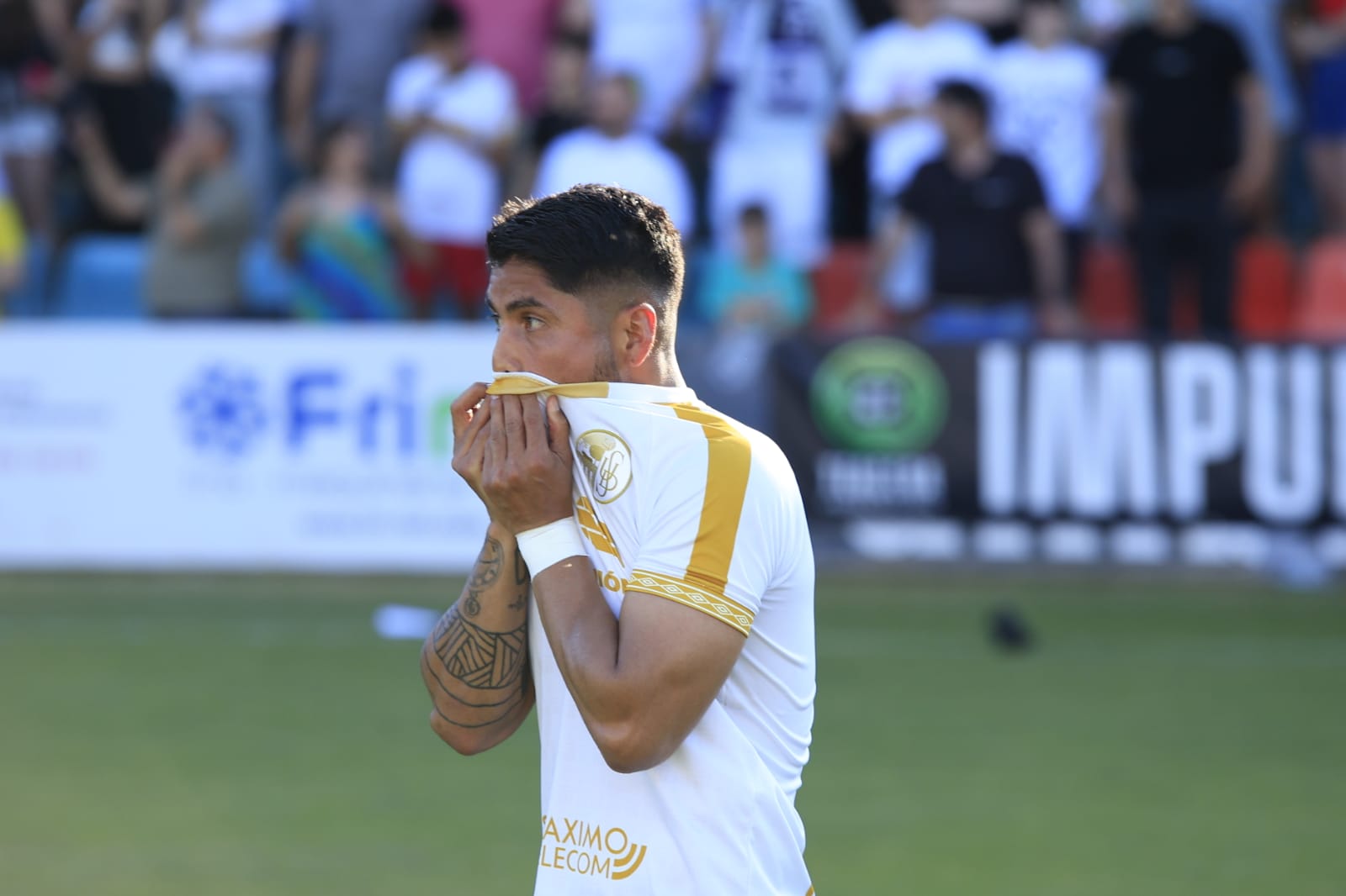 Celebración en el estadio del ascenso del Salamanca UDS a Segunda RFEF