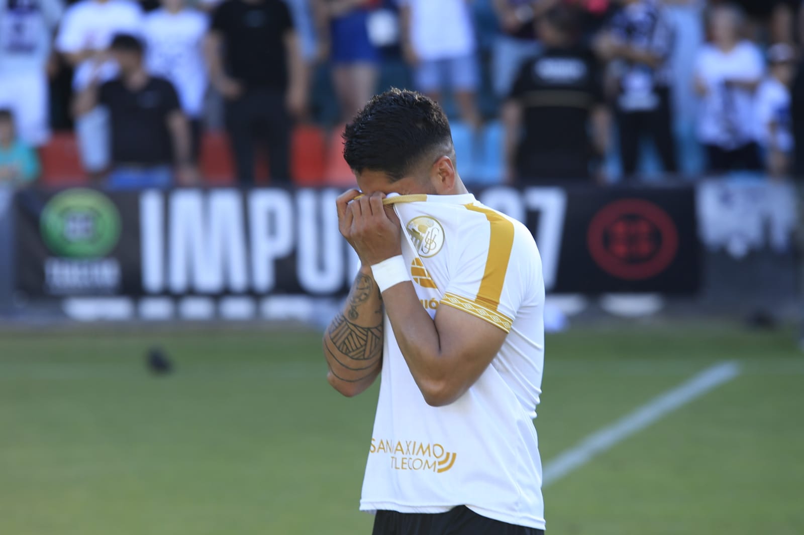 Celebración en el estadio del ascenso del Salamanca UDS a Segunda RFEF