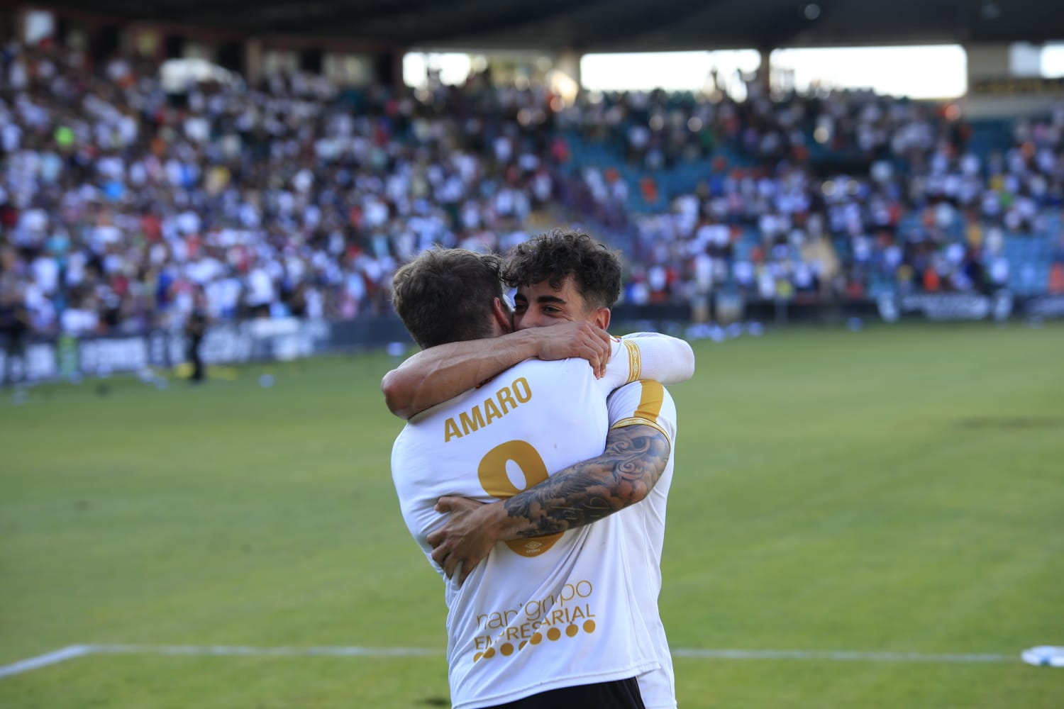 Celebración en el estadio del ascenso del Salamanca UDS a Segunda RFEF