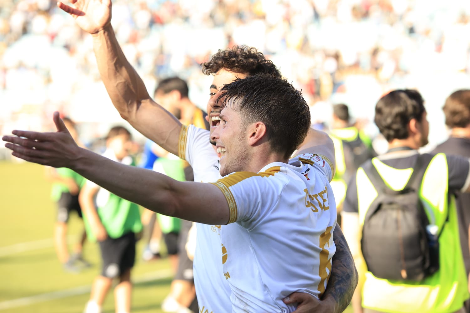 Celebración en el estadio del ascenso del Salamanca UDS a Segunda RFEF