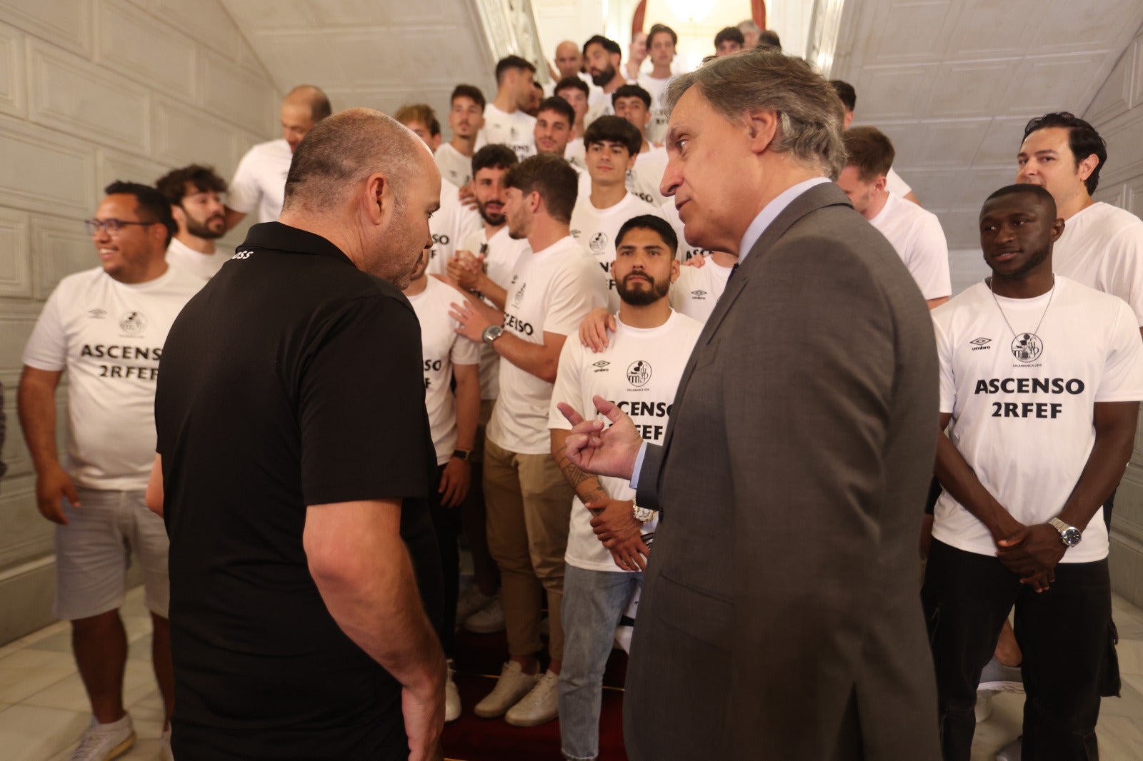 El Salamanca UDS ofrece su ascenso a la ciudad en el Ayuntamiento
