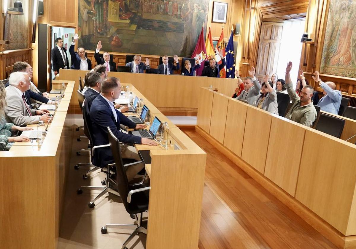 La Diputación de León aprueba una moción a favor de una comunidad autónoma con Zamora y Salamanca