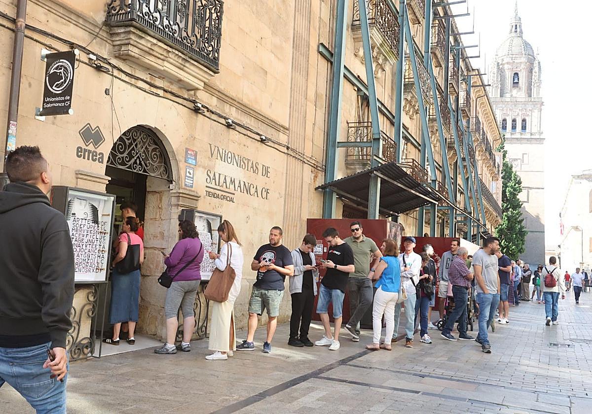 Unionistas llena la Rúa Mayor en el último periodo de renovaciones