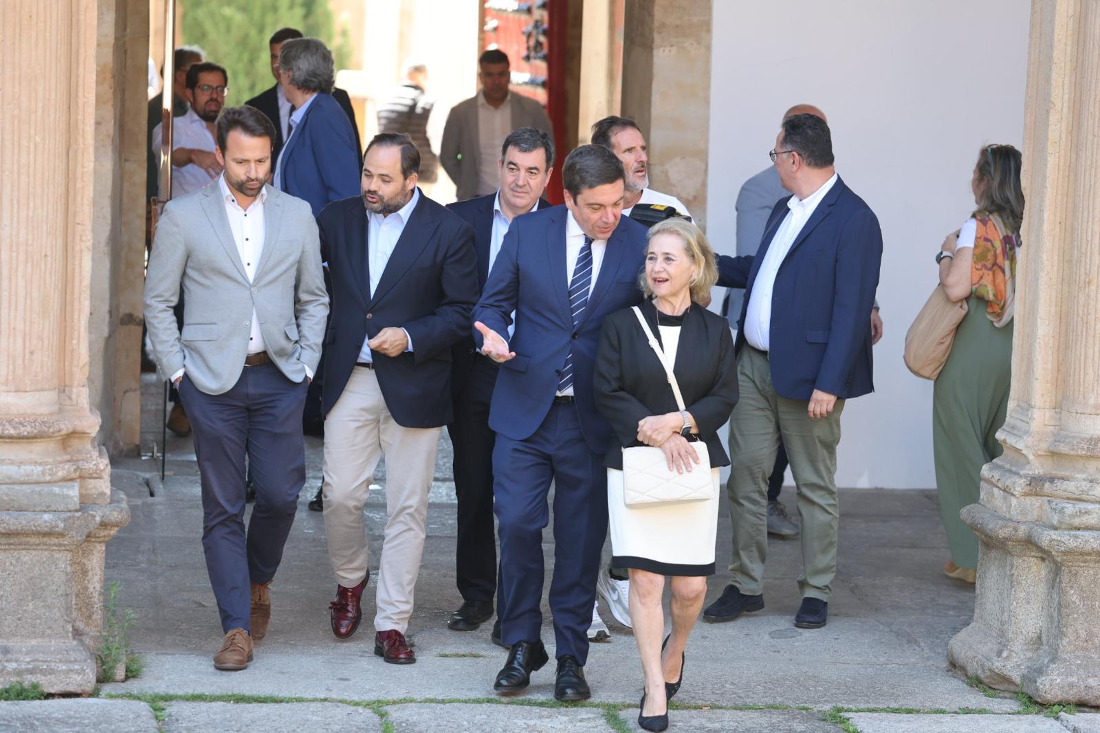 De Mañueco a Feijóo pasando por Ayuso: la reunión del PP en Salamanca