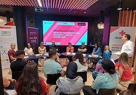 Mesa de Diálogo organizada por Cruz Roja en Salamanca