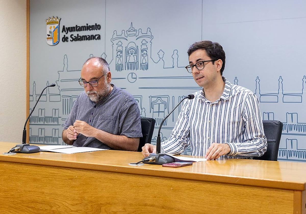 Juan José Meilán y José Luis Mateos durante la presentación de una de las mociones que llevarán a sesión plenaria.