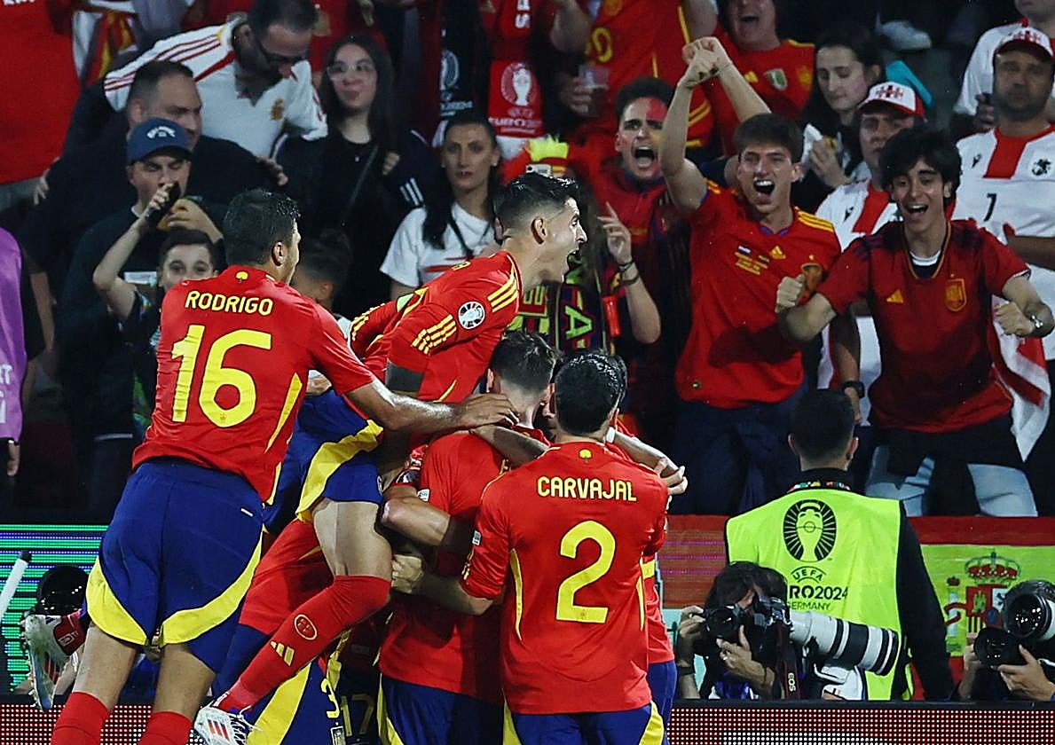 Los jugadores de la selección española celebran uno de los goles conseguidos contra Georgia.