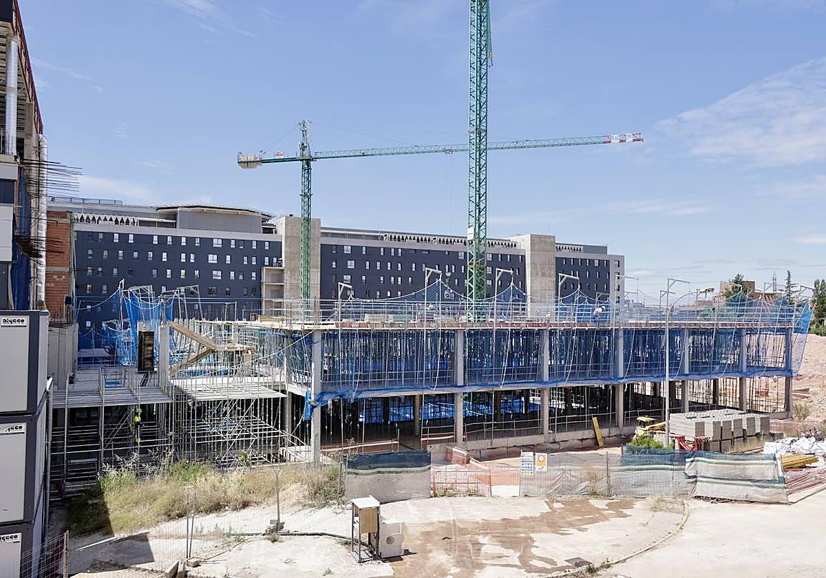 Así evolucionan las obras del edificio de consultas.