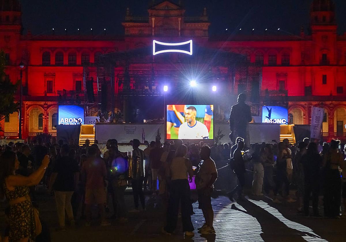 Pantalla gigante durante la Eurocopa.