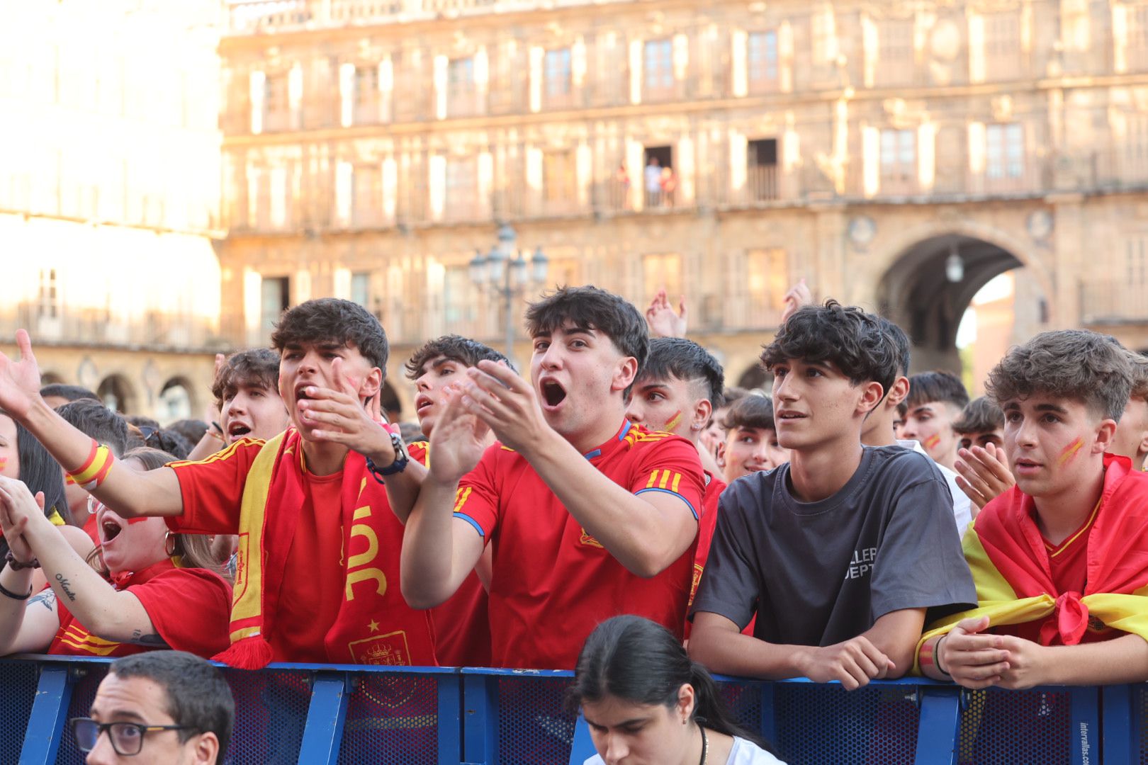 La Plaza Mayor espera la victoria de La Roja