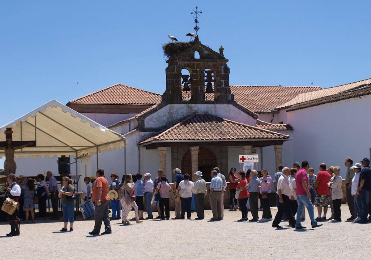 Ermita del Cristo de Cabrera junto al convento de Clausura de las Reverendas Madres Carmelitas de Salamanca.