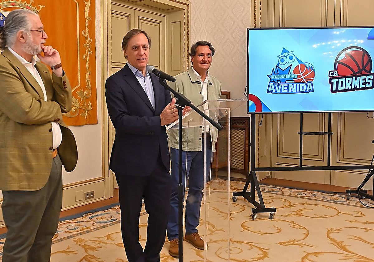 Presentación del acuerdo entre el CB Avenida y el CB Tormes.