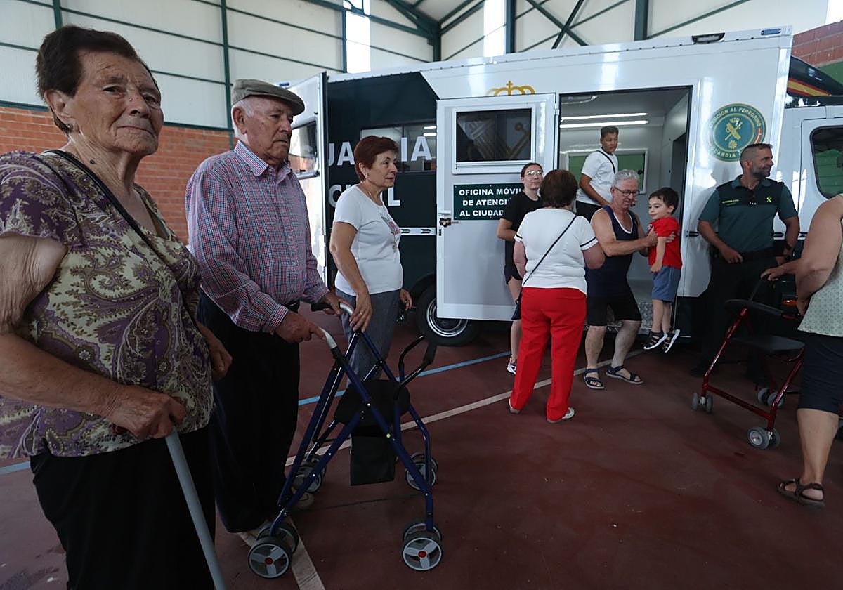 La Guardia Civil acerca sus servicios a las zonas rurales con las Oficinas Móviles