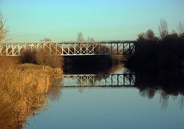 El puente del Pradillo, todavía en uso sobre el río Tormes.