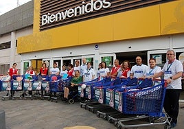 Voluntarios en el programa 'La Vuelta al Cole Solidaria'.