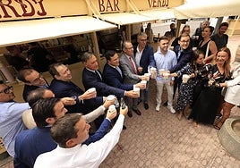 Brindis de inauguración de las casetas